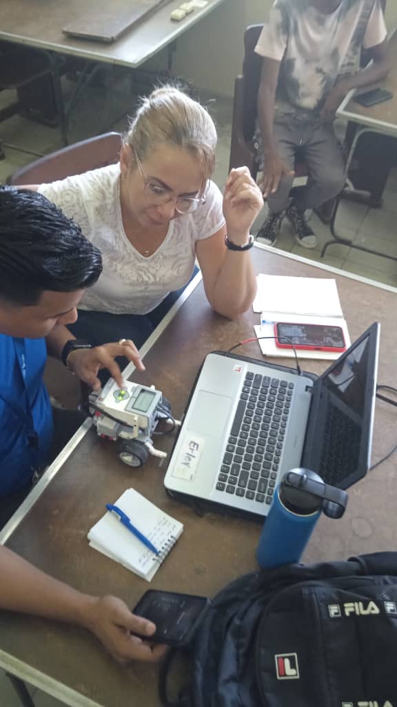 Project LEDO robotics program in Havana, summer 2024