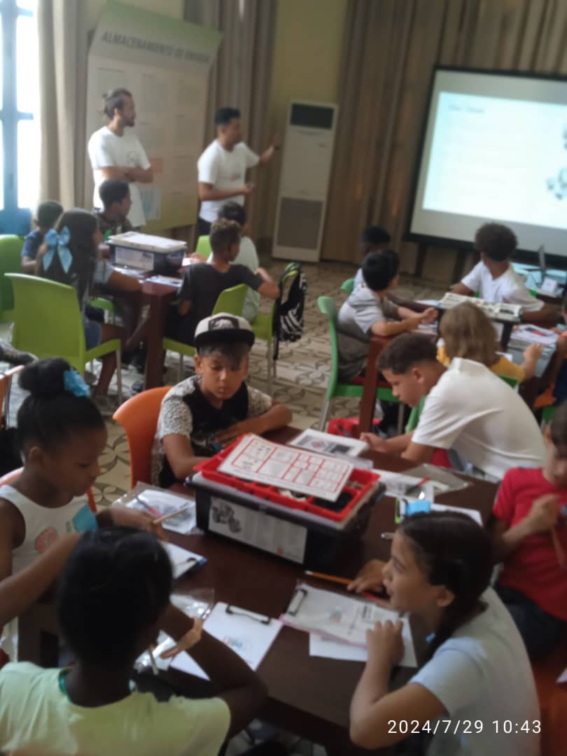 Project LEDO robotics program in Havana, summer 2024
