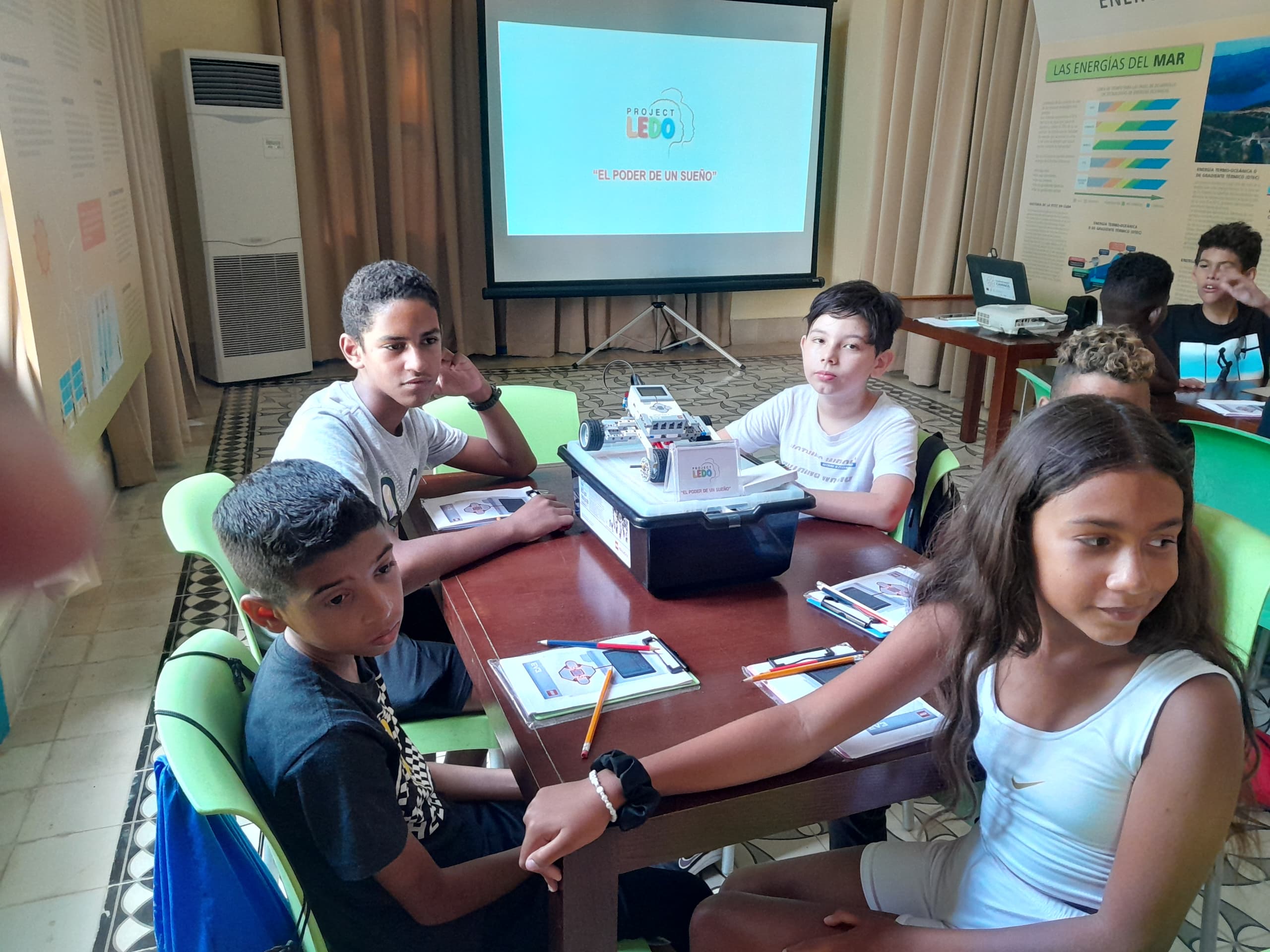Project LEDO robotics program in Havana, summer 2024