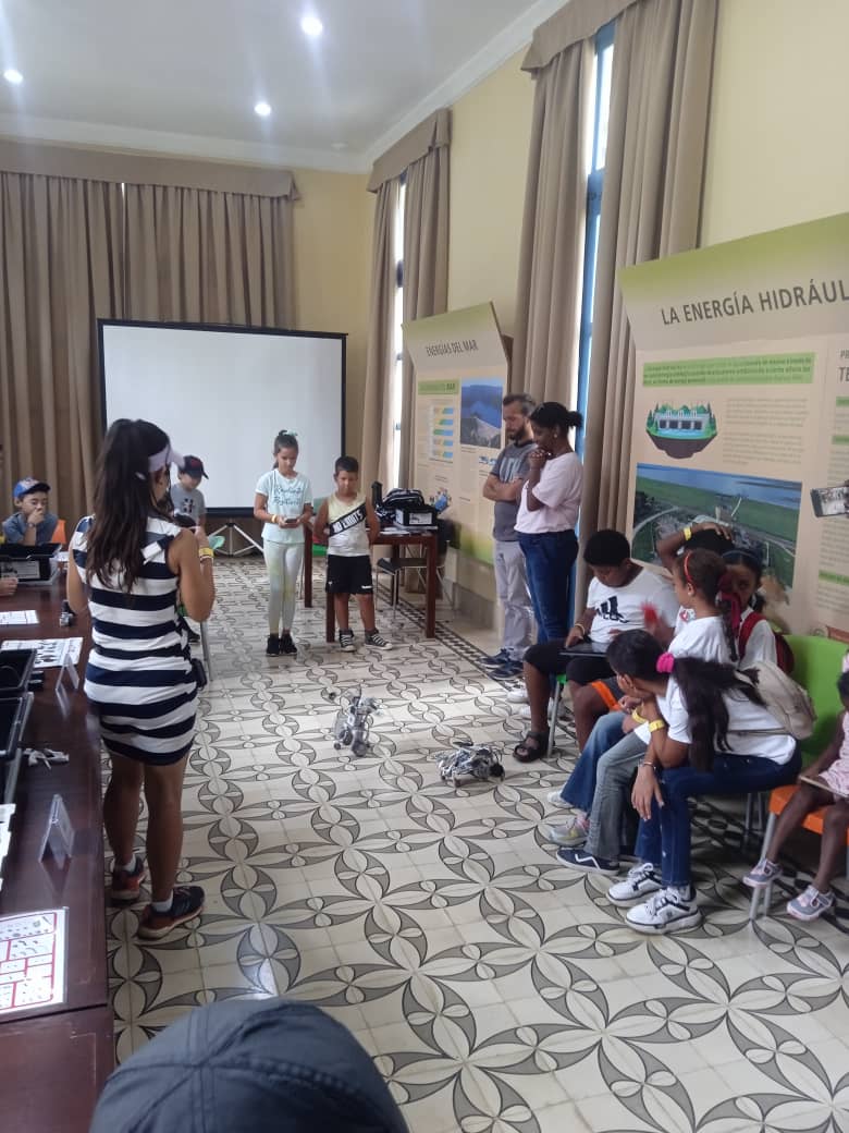 Project LEDO robotics program in Havana, summer 2024